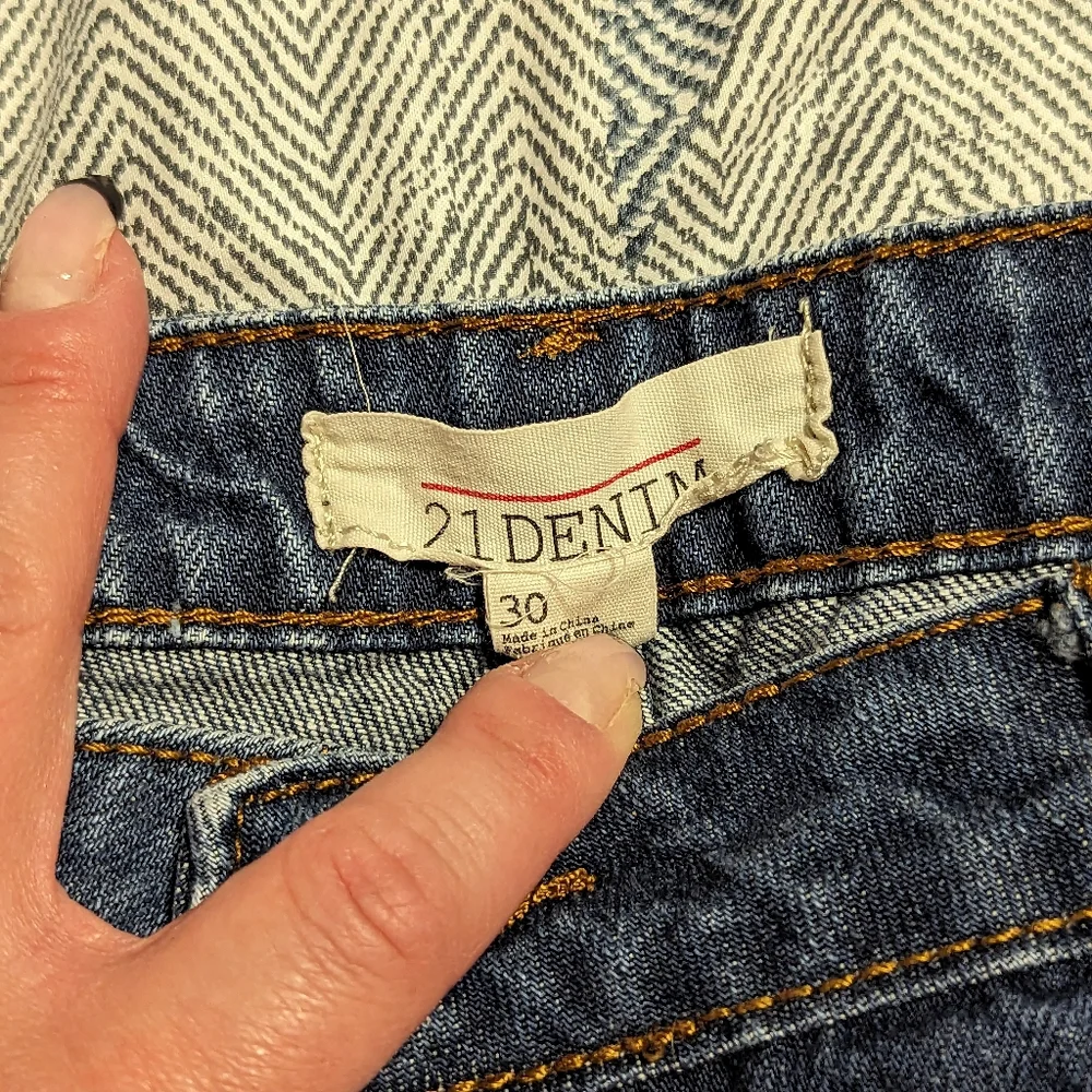 F21 Denim Low Rise - Picture 2 of 3